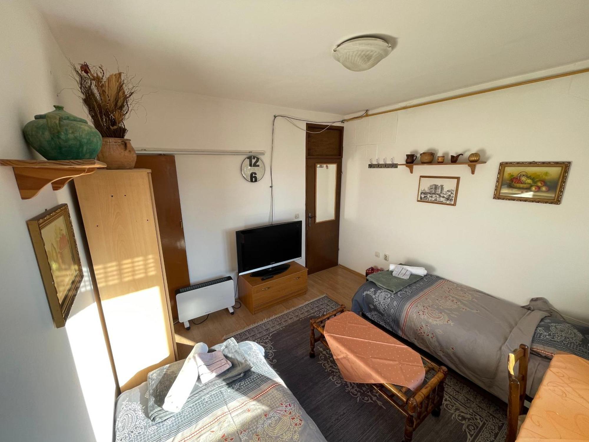 Ada Apartment *