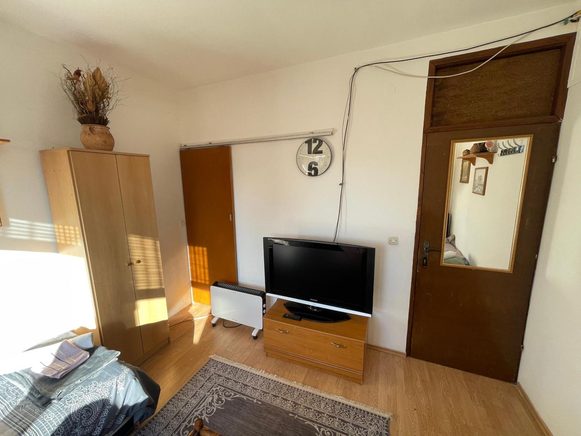 Ada Apartment *